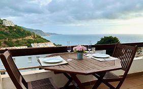Luxury Duplex - 2 Terraces - Private Beach
